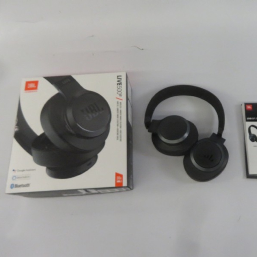 JBL Live500BT Wireless Over-Ear Headphones in Box